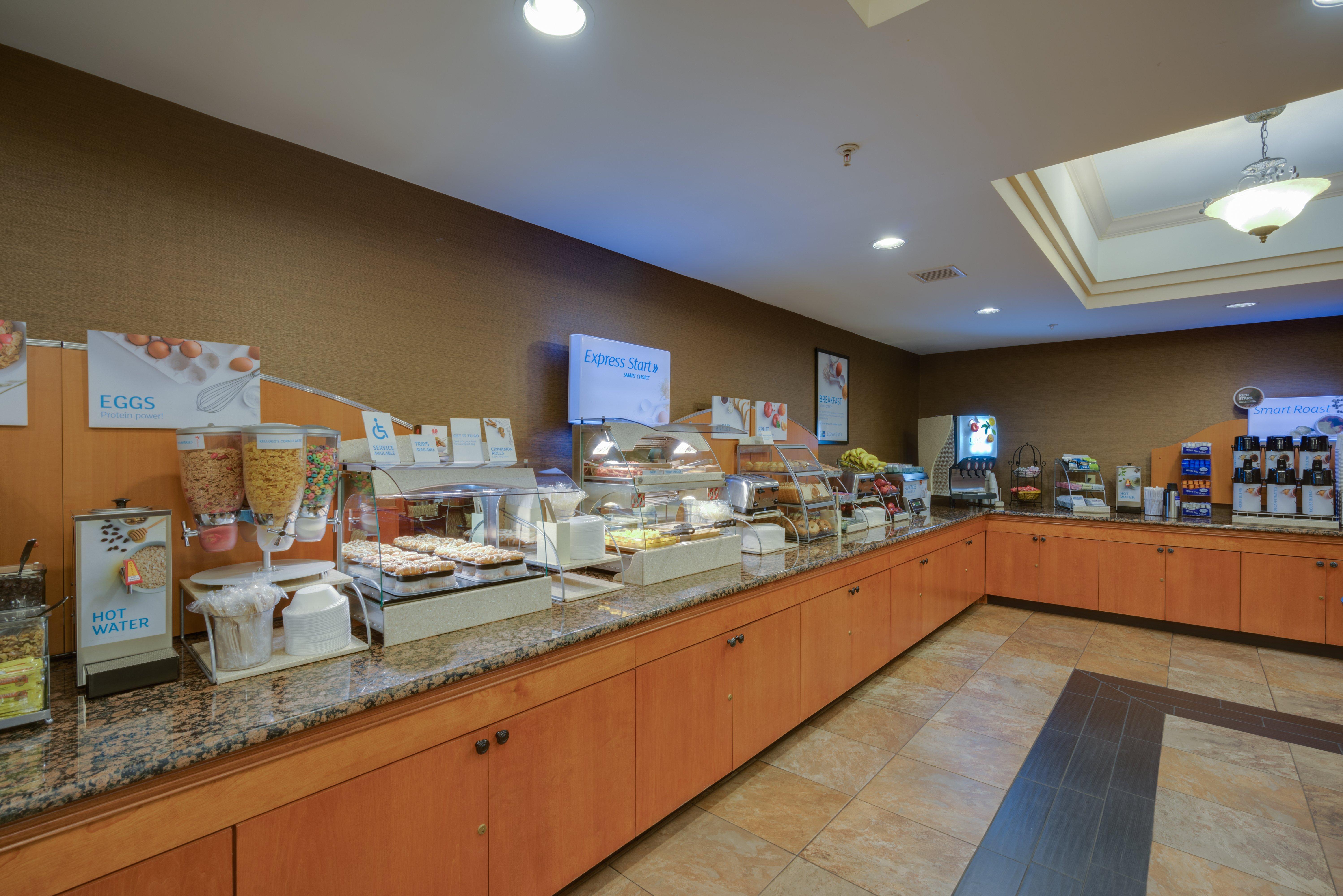 Holiday Inn Express Charles Town By Ihg Shenandoah Junction Exterior photo