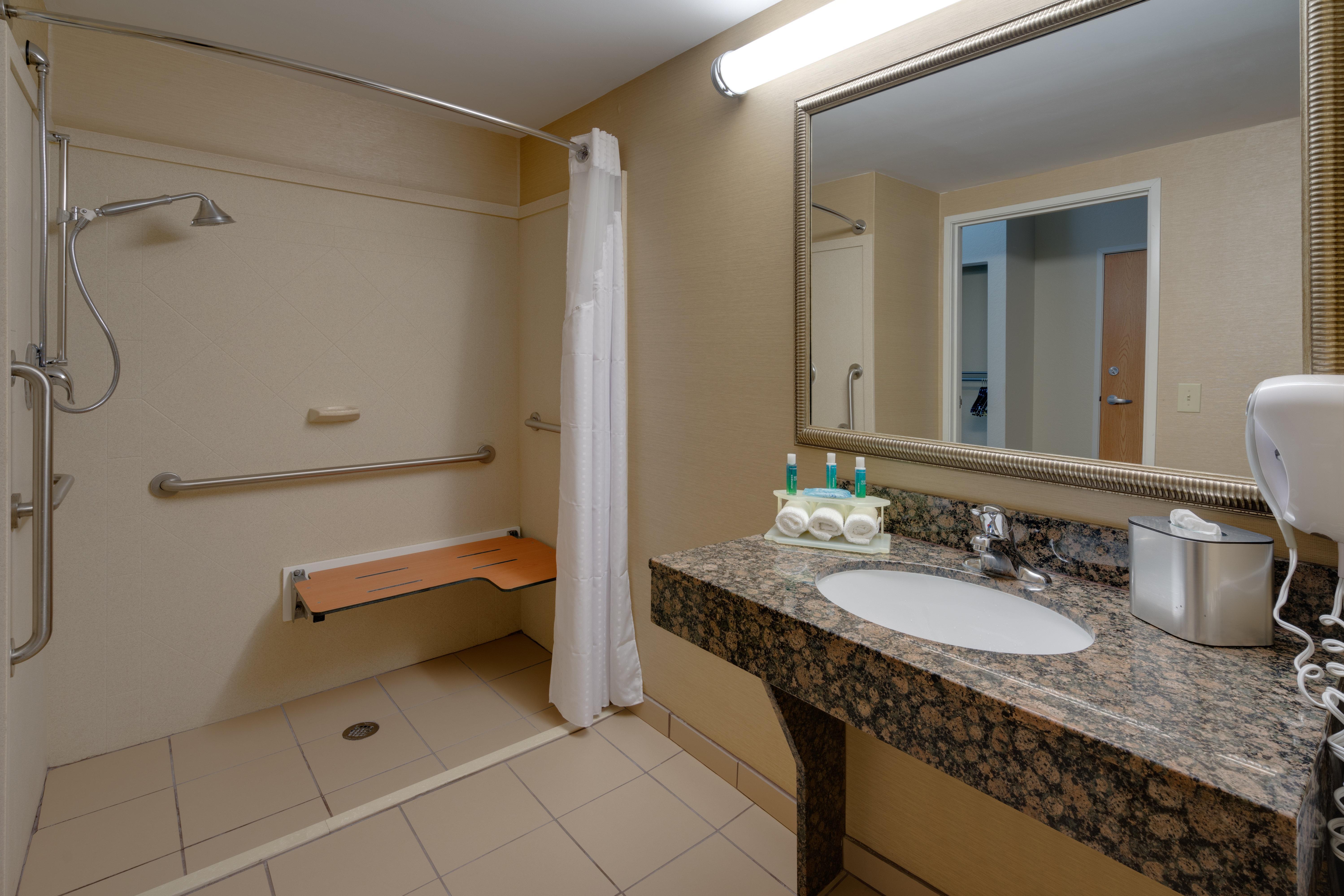 Holiday Inn Express Charles Town By Ihg Shenandoah Junction Exterior photo