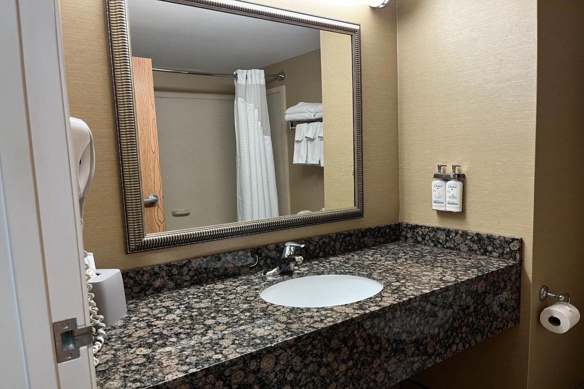 Holiday Inn Express Charles Town By Ihg Shenandoah Junction Exterior photo