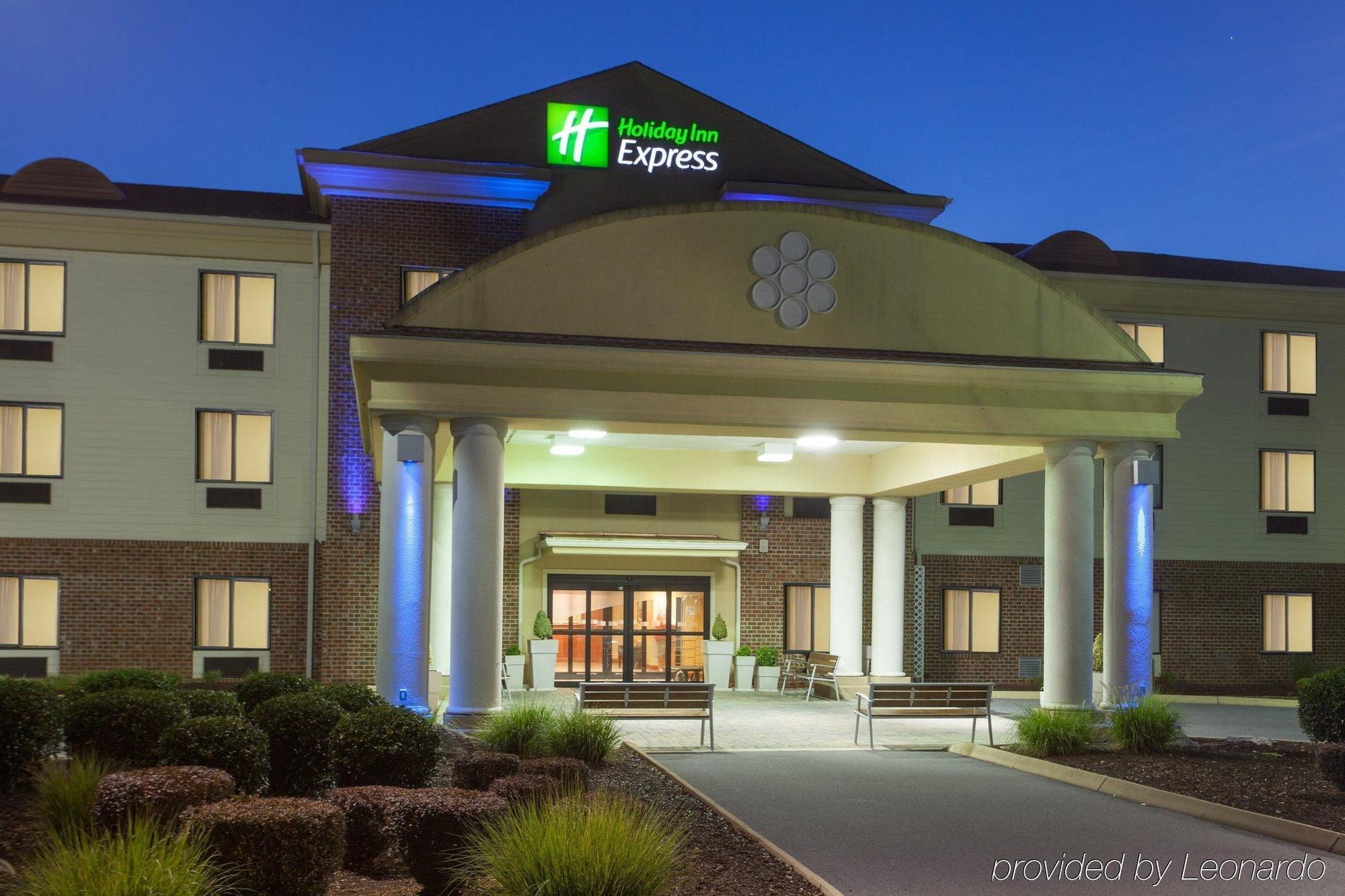 Holiday Inn Express Charles Town By Ihg Shenandoah Junction Exterior photo