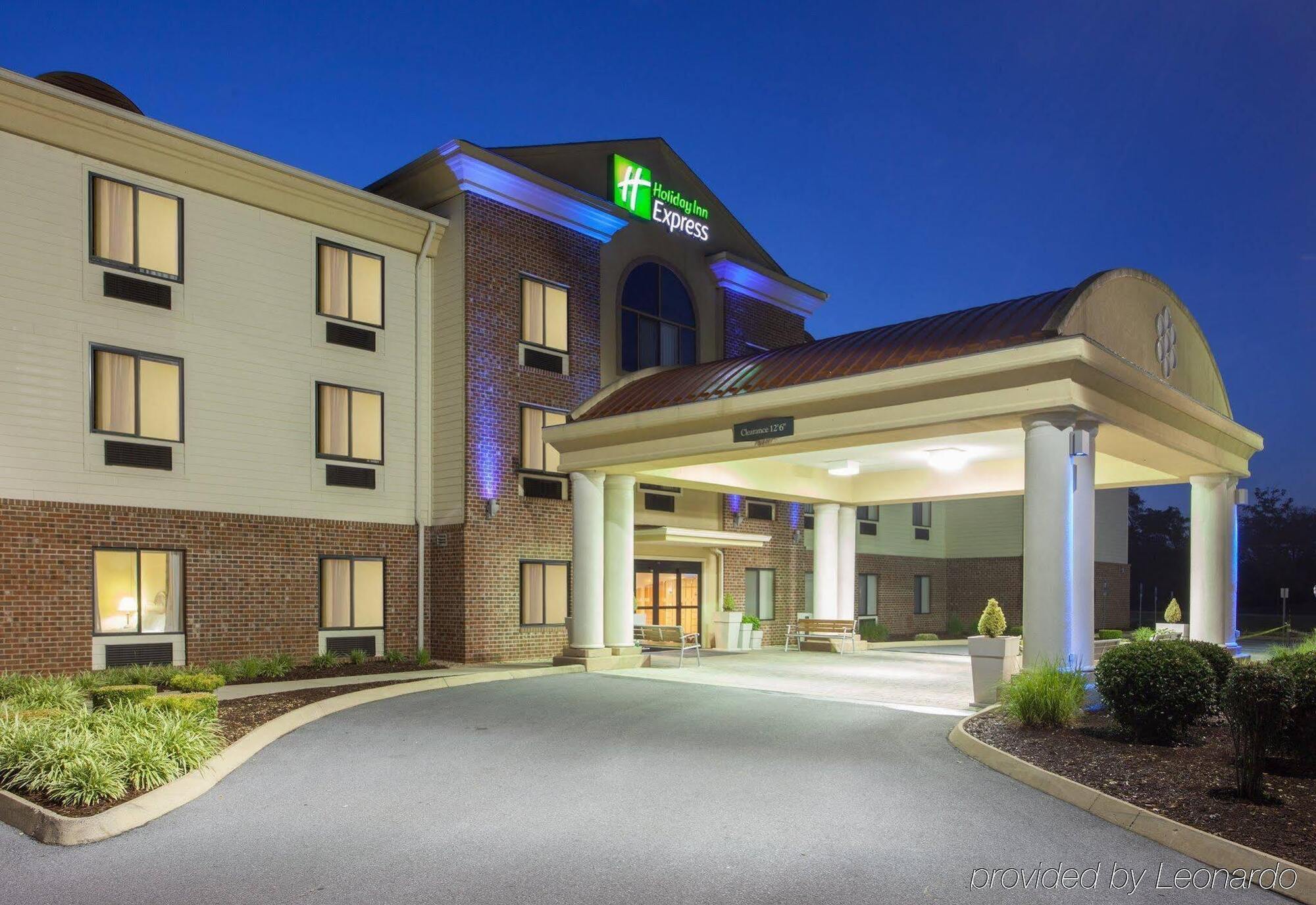 Holiday Inn Express Charles Town By Ihg Shenandoah Junction Exterior photo